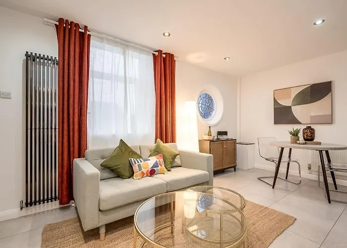 Central Belfast Apartments, Salisbury